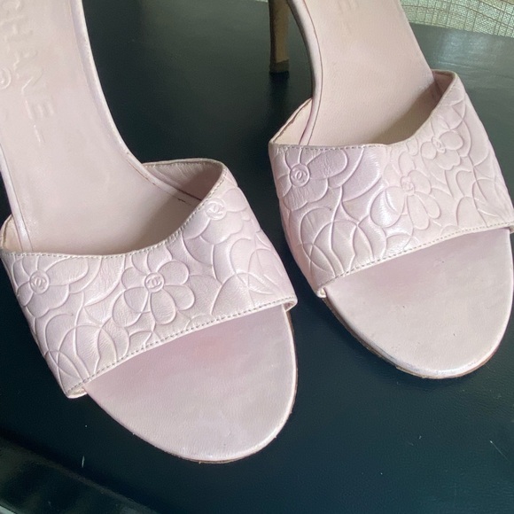 Chanel Pink Women's Slides Sandals mules slip ons low heels leather 39 8.5 pumps - Picture 2 of 8